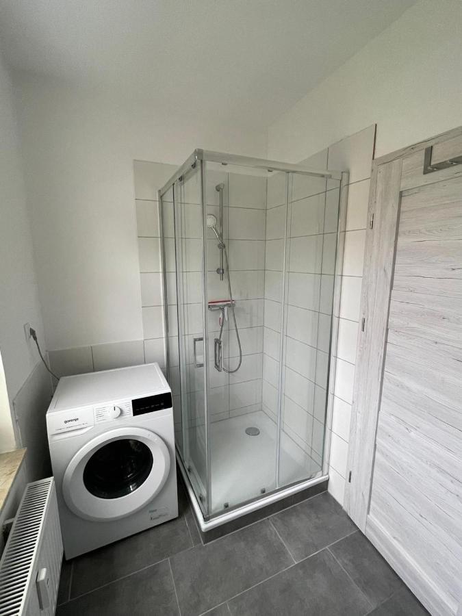 Modern Eingerichtet-Stadtnah-Ferienwohnung Mit Geschirrspueler Und Waschmaschine Friedland  Luaran gambar