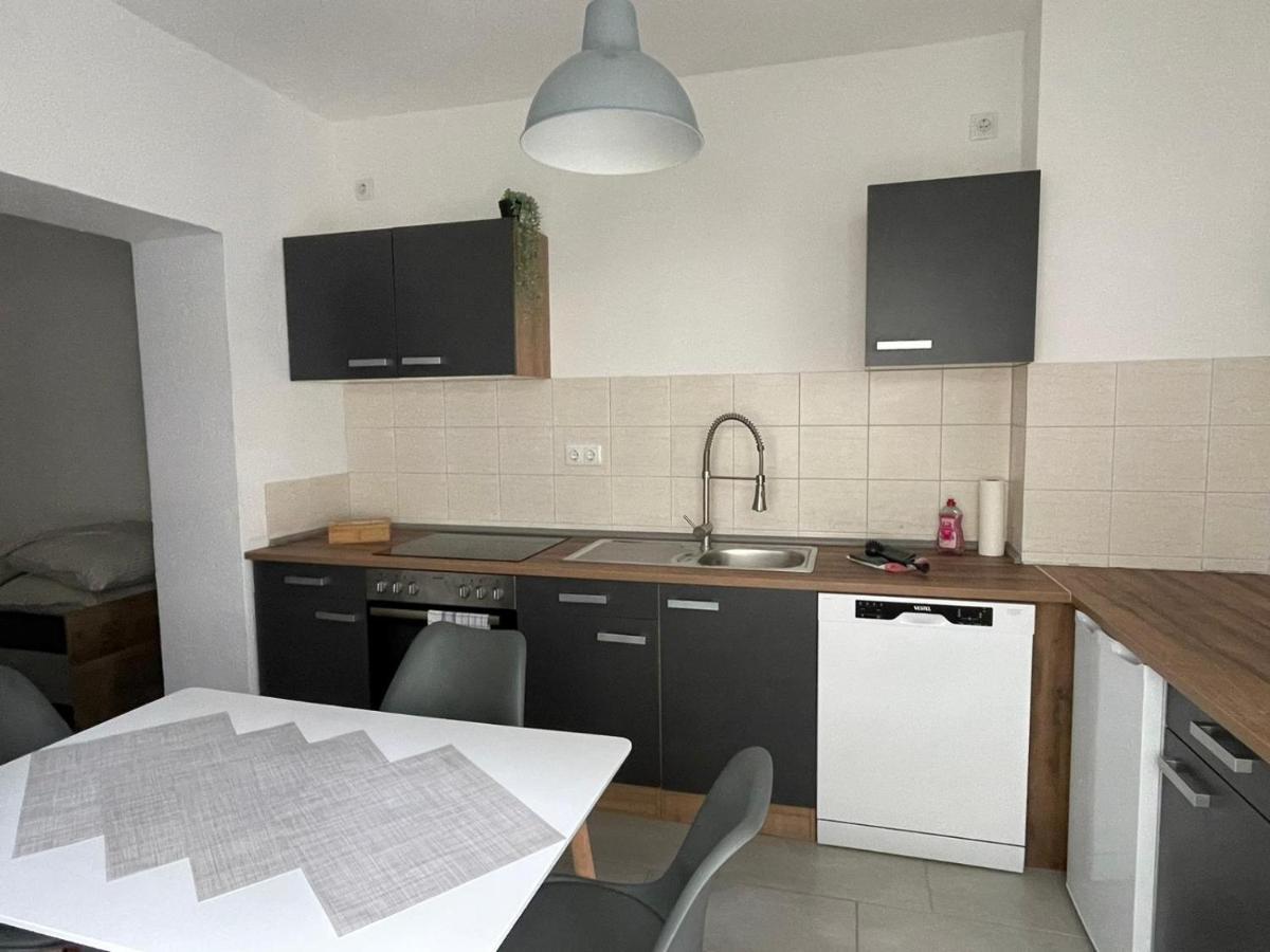 Modern Eingerichtet-Stadtnah-Ferienwohnung Mit Geschirrspueler Und Waschmaschine Friedland  Luaran gambar